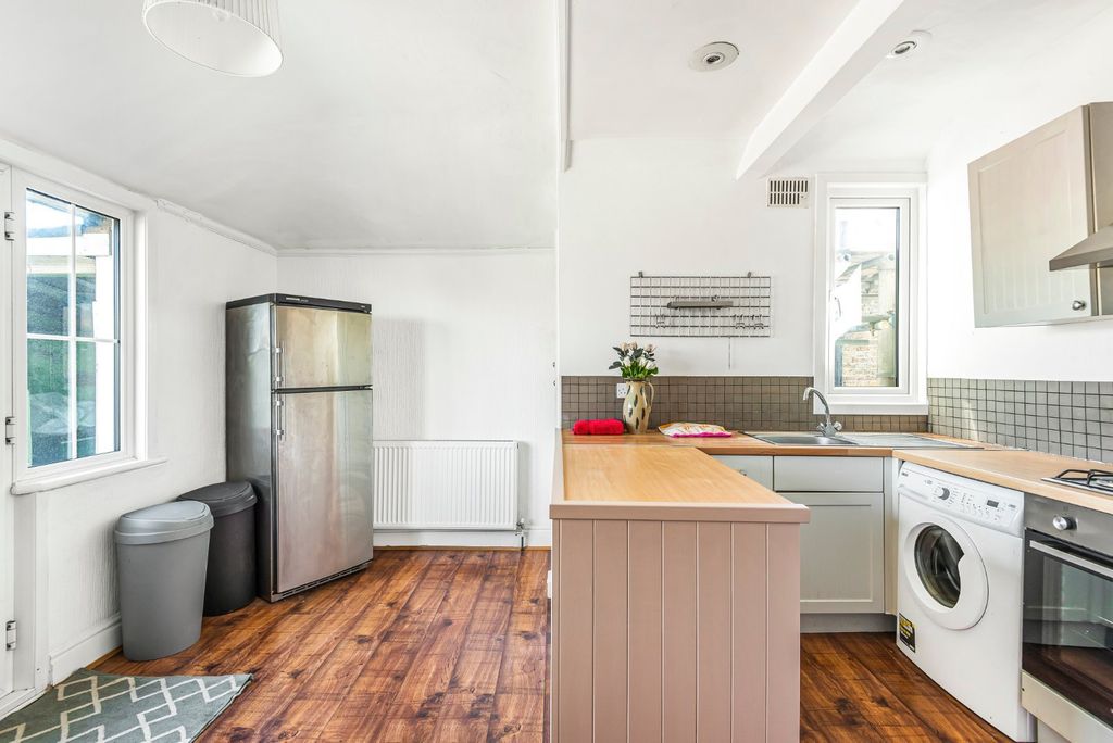 Property photo 3 of 10 Picture No. 13