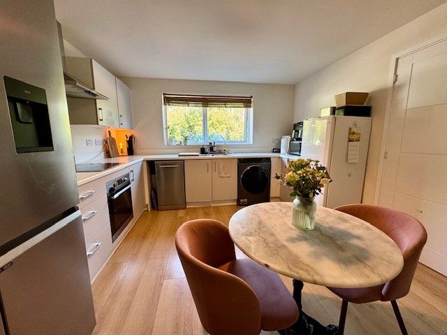 Property photo 2 of 18 Kitchen