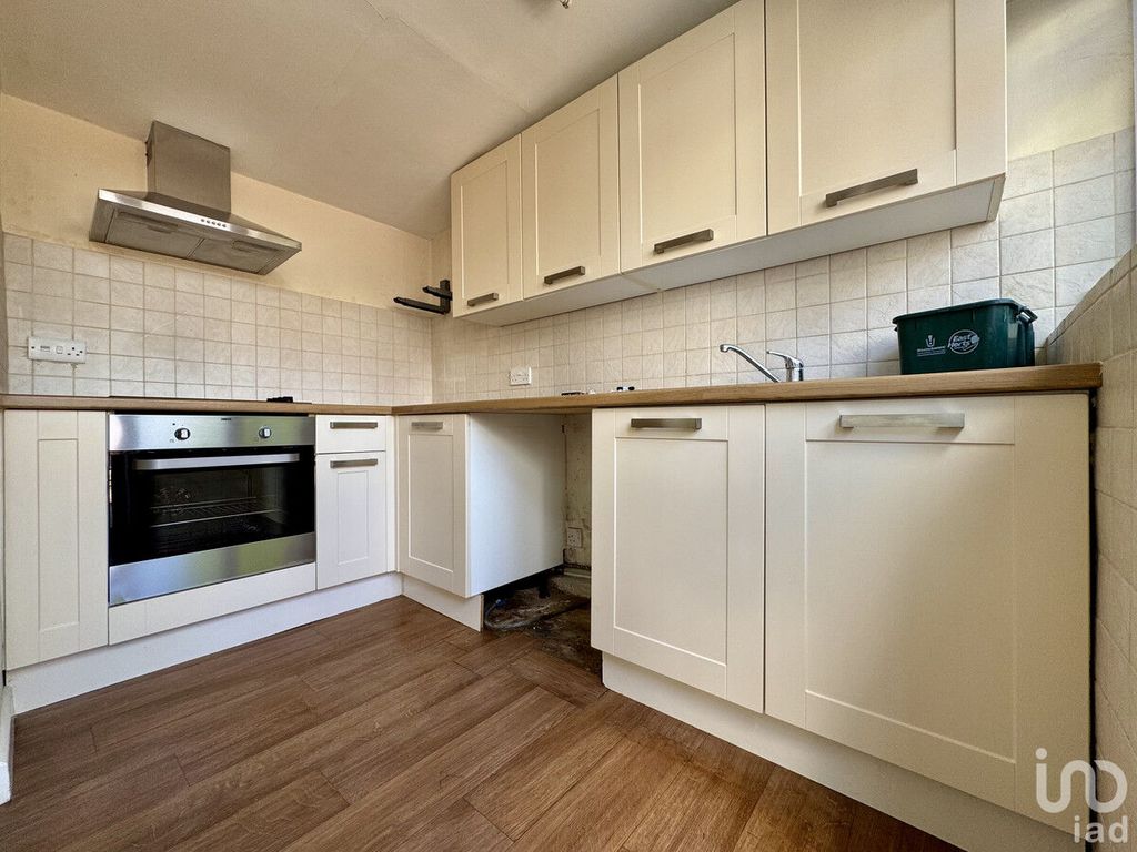 Property photo 2 of 8