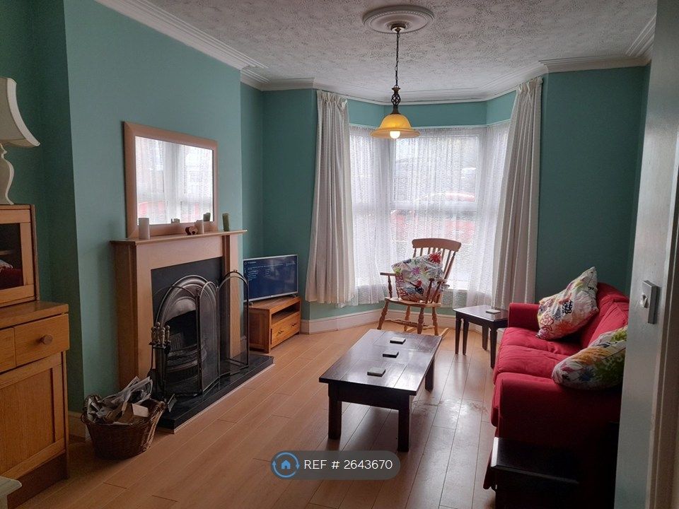 Property photo 2 of 13