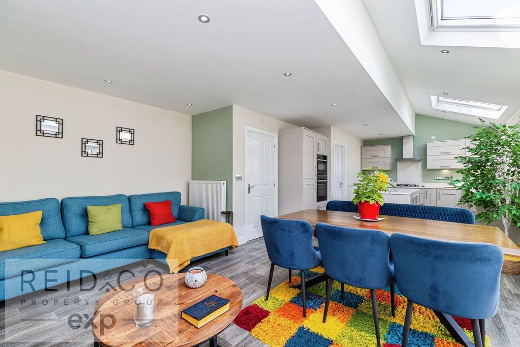 Property photo 2 of 22