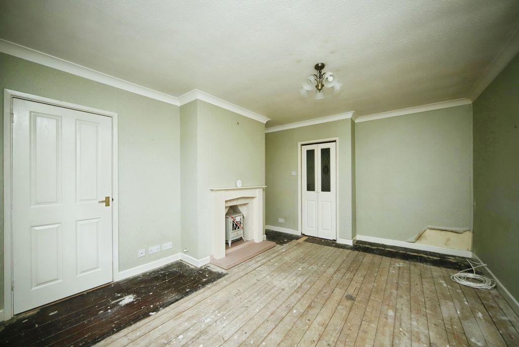 Property photo 3 of 17 Photo