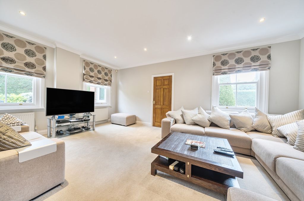 Property photo 3 of 32 1342770-35-68Ae24...