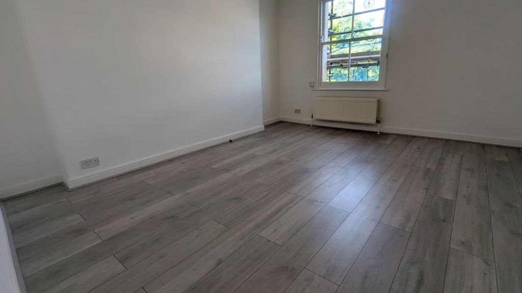 Property photo 3 of 7 Bedroom