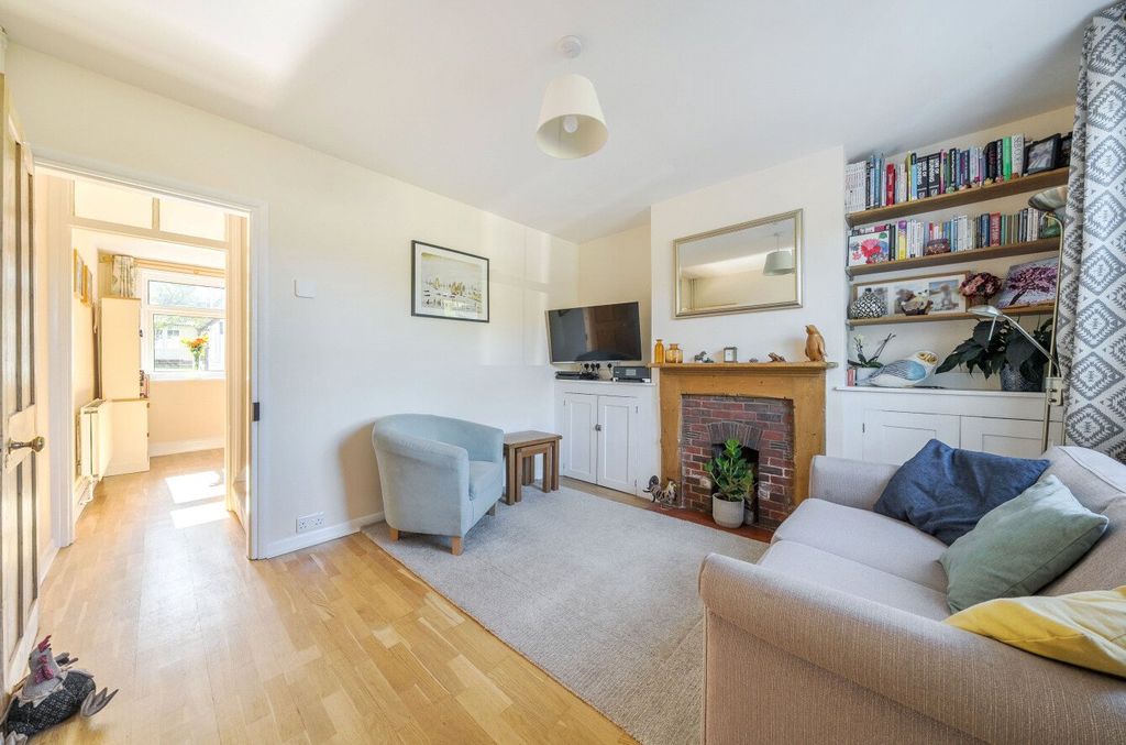 Property photo 3 of 16 Sitting Room