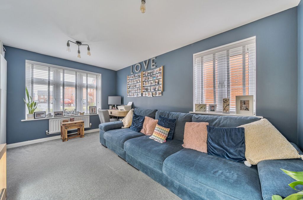 Property photo 2 of 20