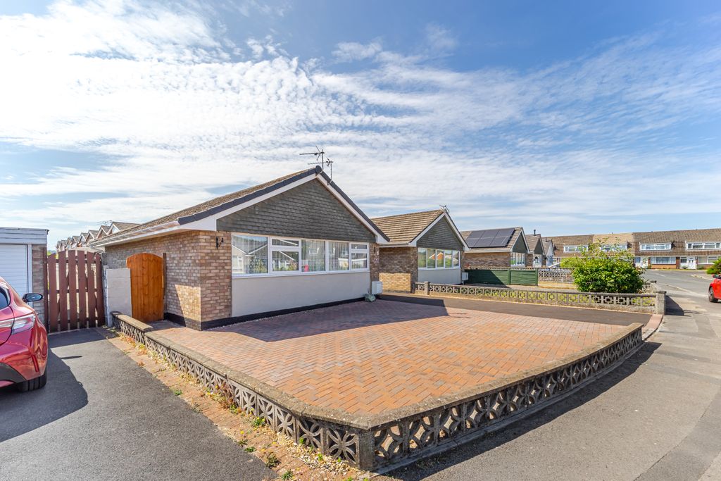 Property photo 1 of 20 2 Bed Detached Bungalow For Sale