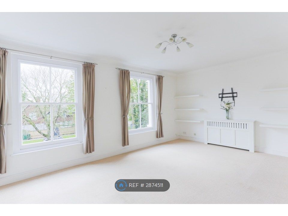 Property photo 2 of 10 Lounge - South Facing