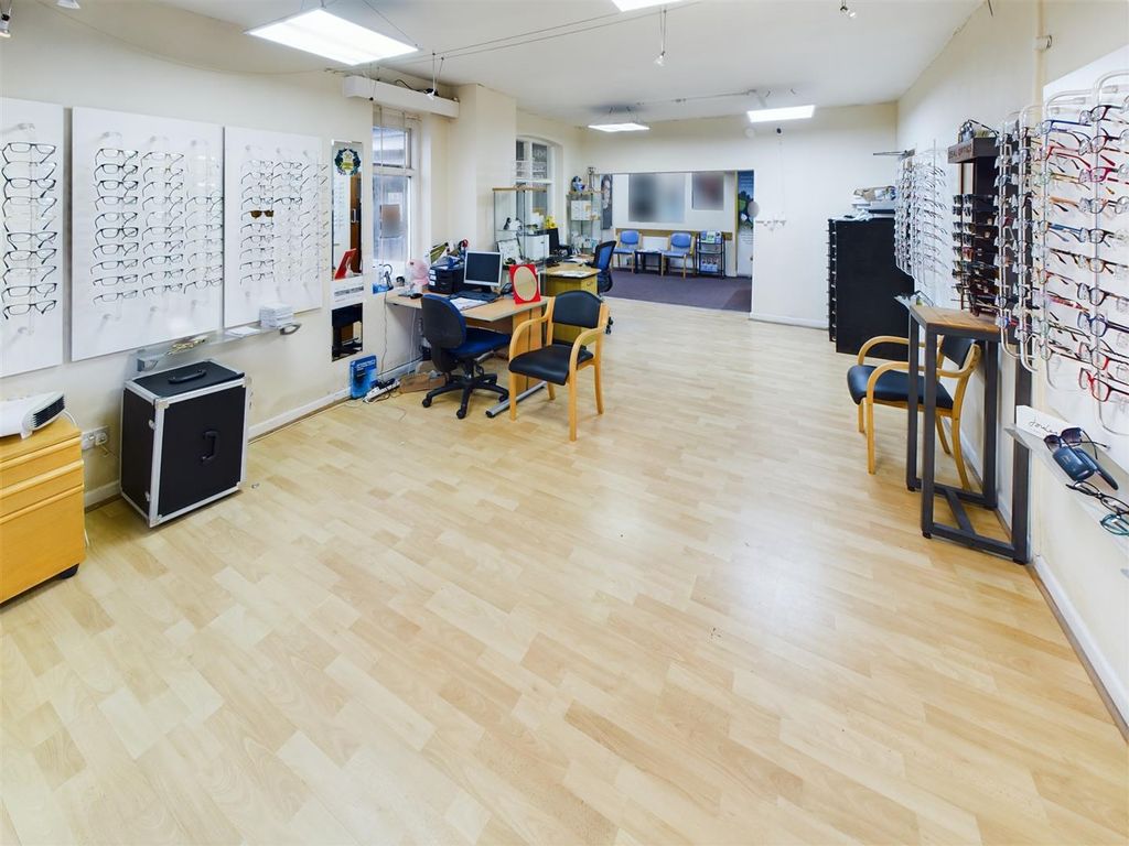 Property photo 3 of 32