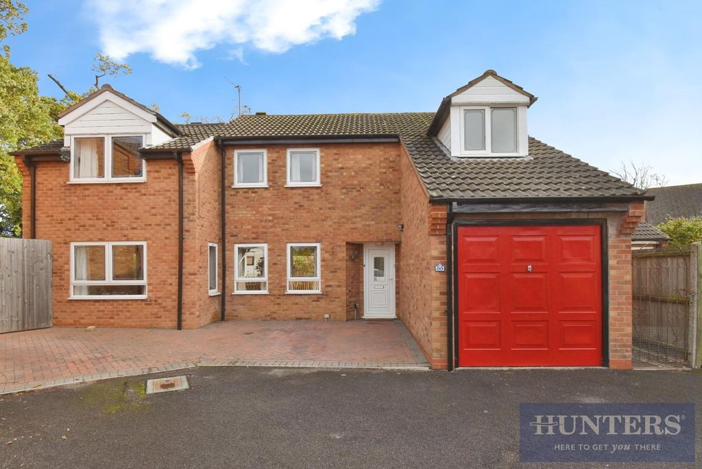 Property photo 1 of 20 Outside (Front)