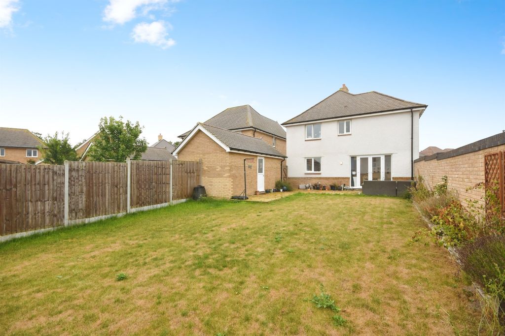 Property photo 3 of 17