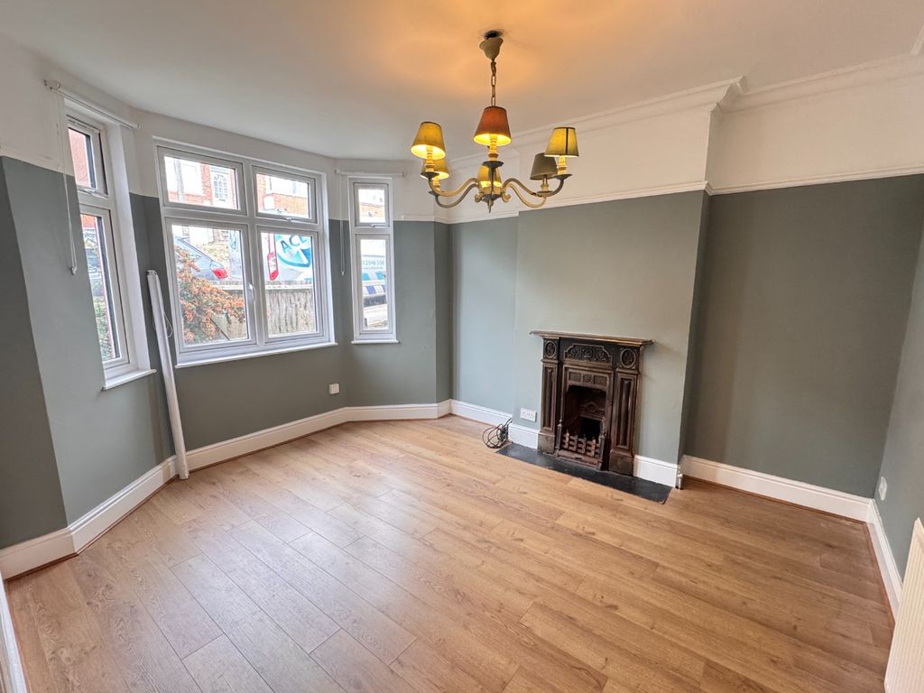 Property photo 2 of 18 4587592