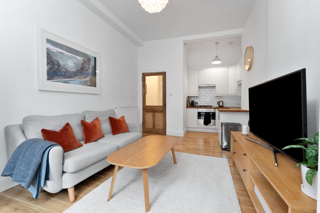 Property photo 3 of 11 4753014