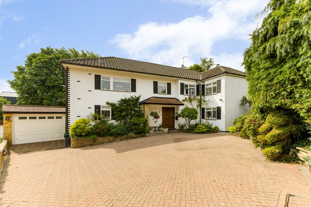 Property photo 1 of 31