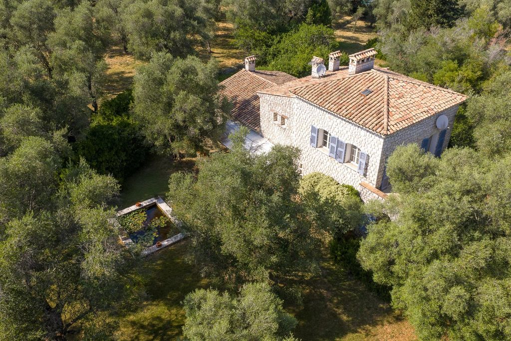 Property photo 3 of 9