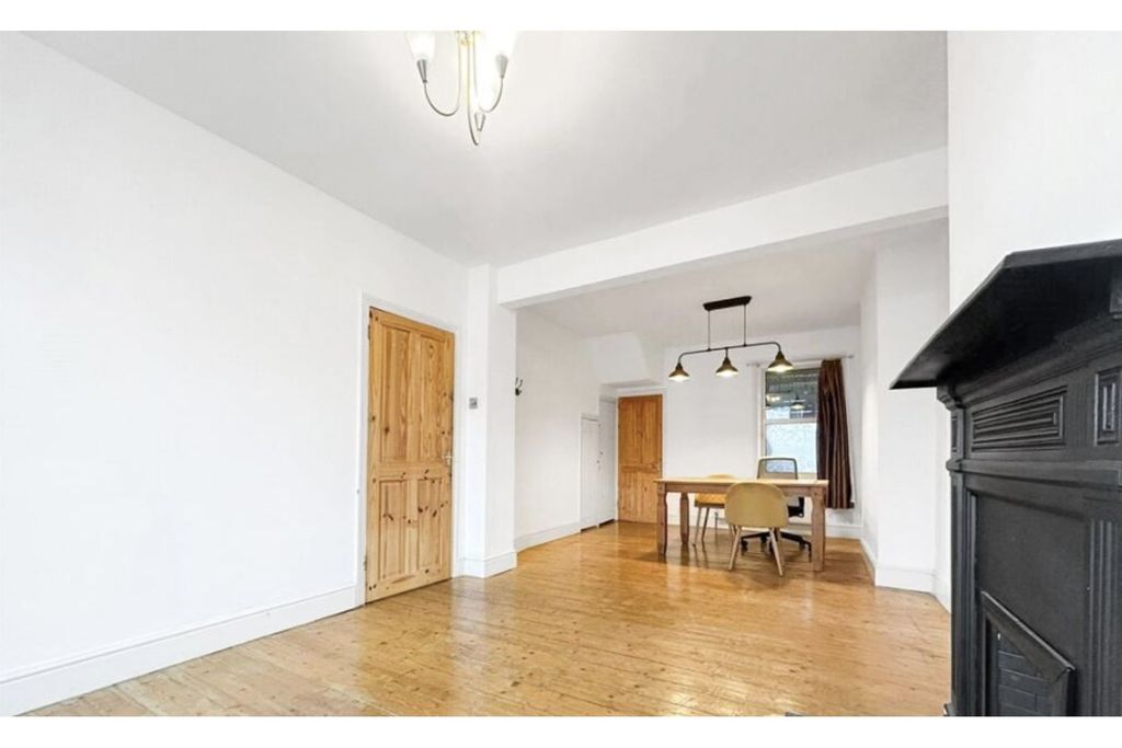 Property photo 3 of 13 Lounge/Dining Room