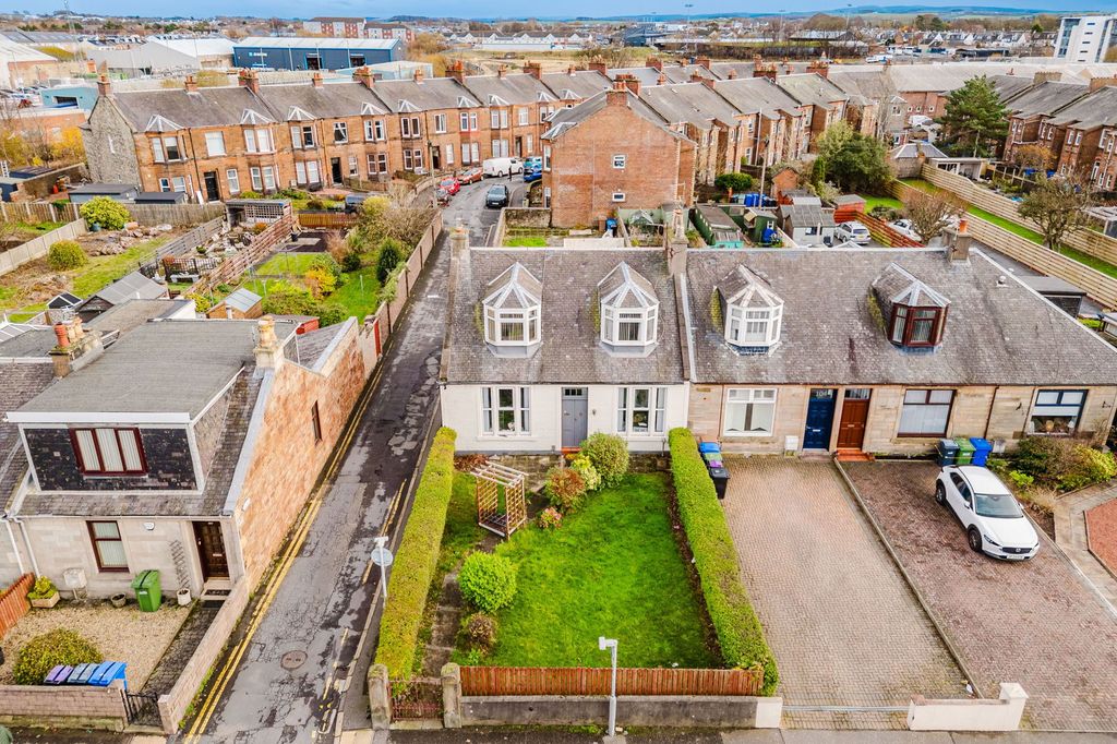 Property photo 3 of 31