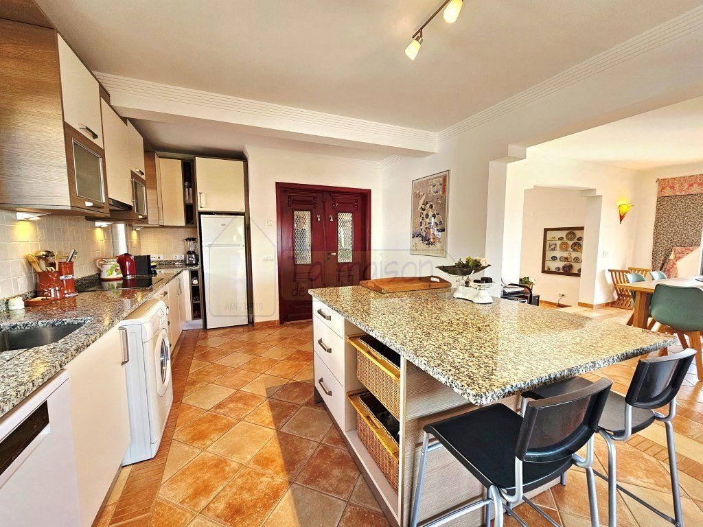 Property photo 3 of 32