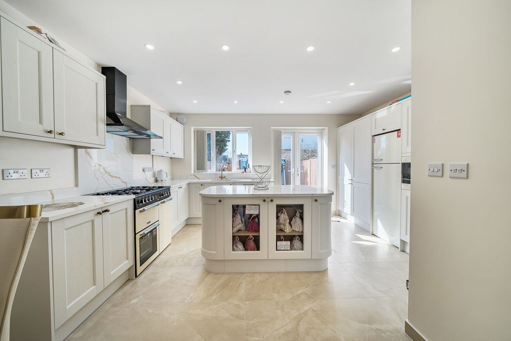 Property photo 3 of 20 1418217-7-699Ef28...