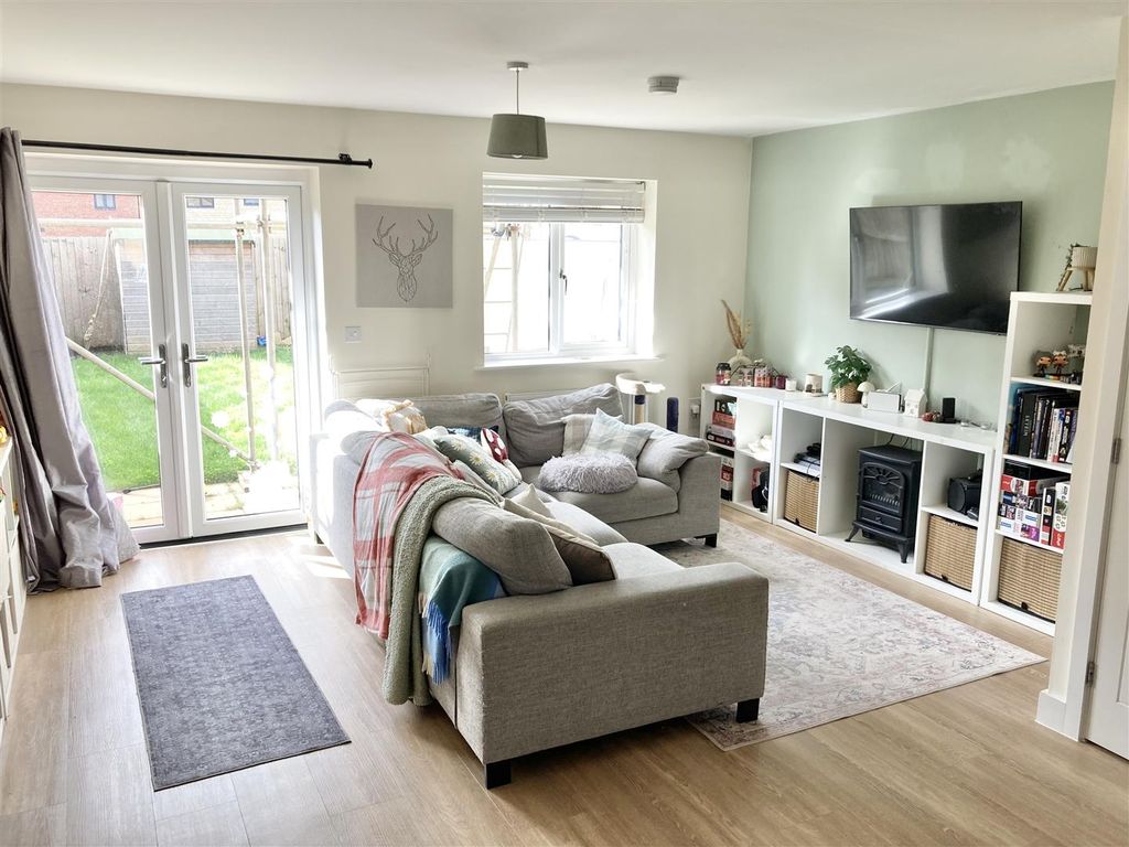 Property photo 2 of 8 Living Room