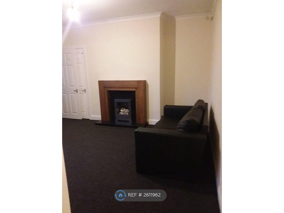Property photo 2 of 11 Lounge