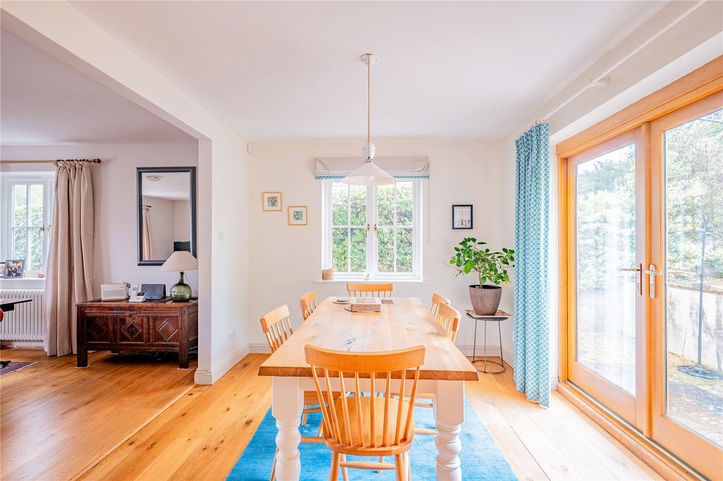 Property photo 2 of 17 Breakfast Room