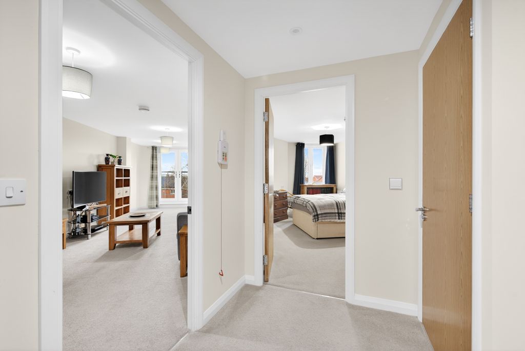 Property photo 2 of 11 44 Wellington Park-11-2500Px