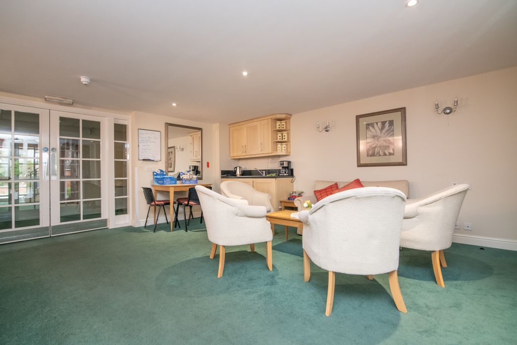 Property photo 2 of 18