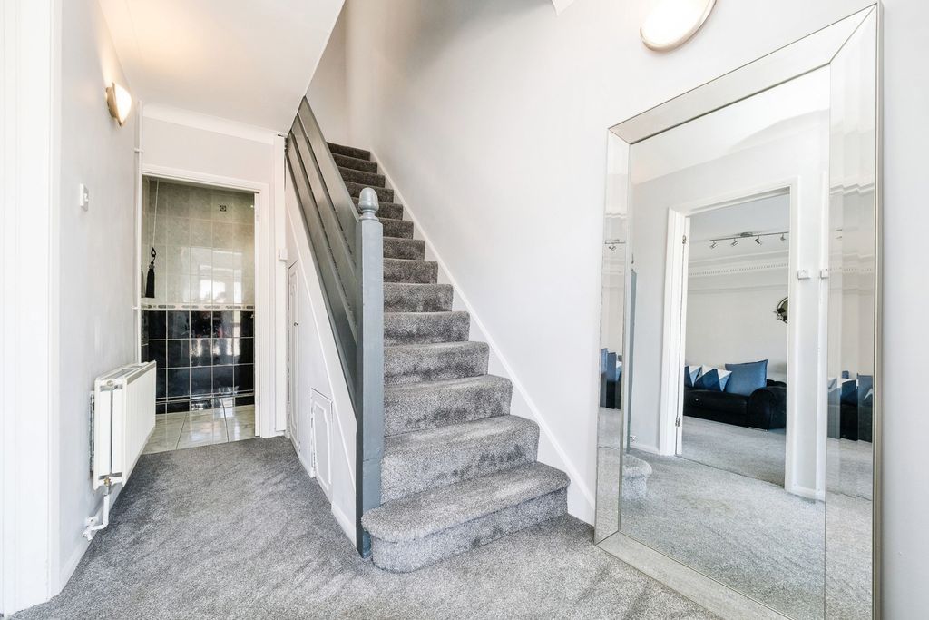 Property photo 2 of 18 Pbox-Img.Jpg