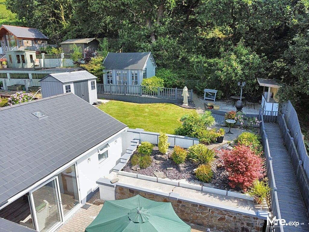 Property photo 2 of 43