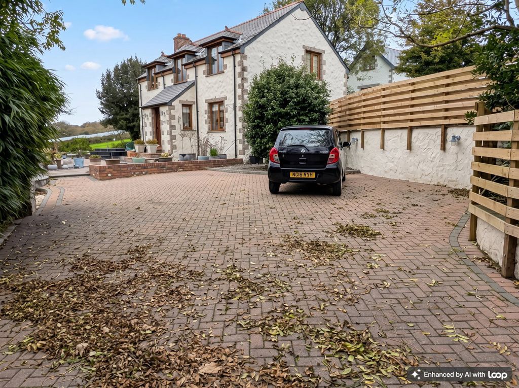 Property photo 3 of 25
