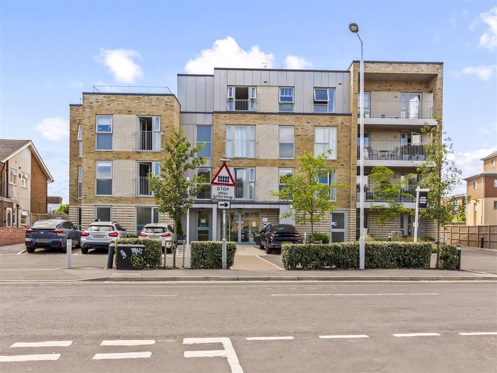 Property photo 1 of 21 3 Walnut Tree Place-002.Jpg