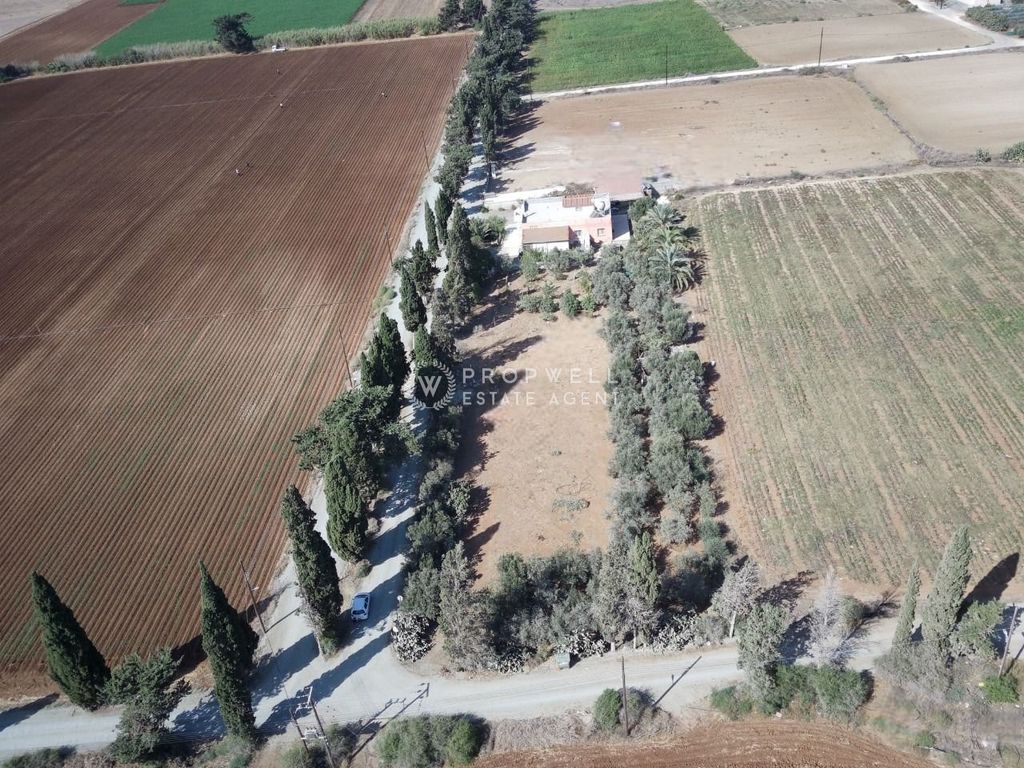 Property photo 2 of 17
