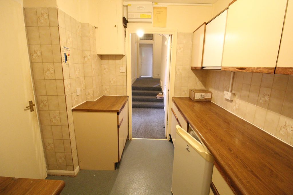 Additional image 9 of 5 bed flat to rentKings Road, Brighton BN1