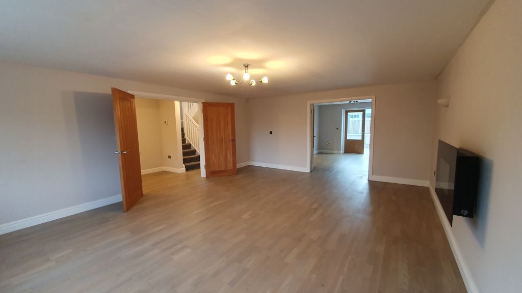 Property photo 3 of 23