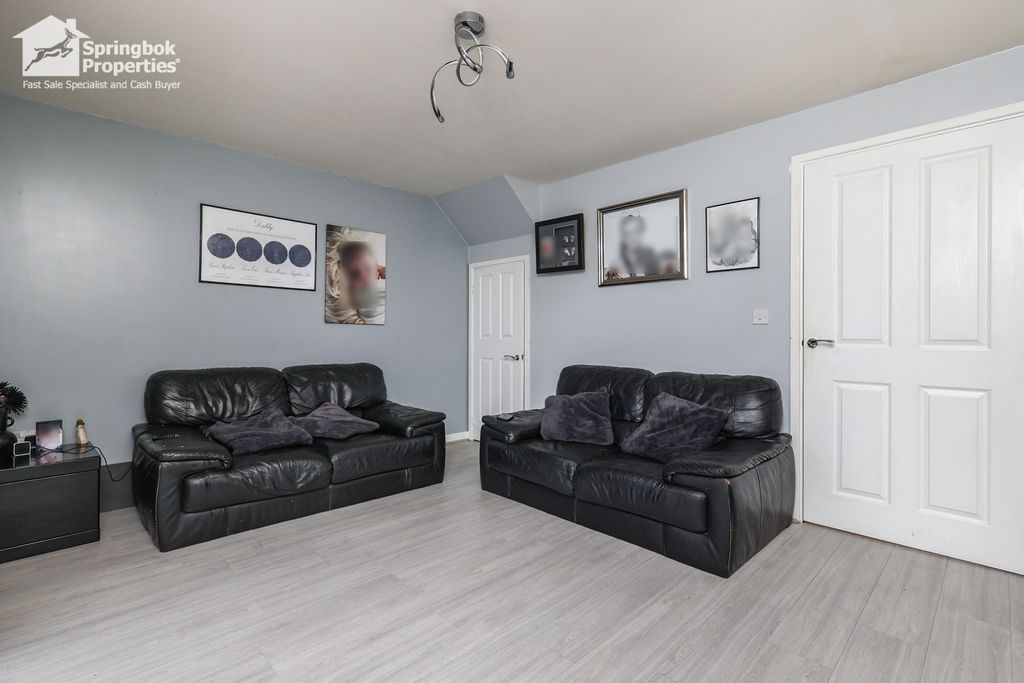 Property photo 3 of 21 Image 2