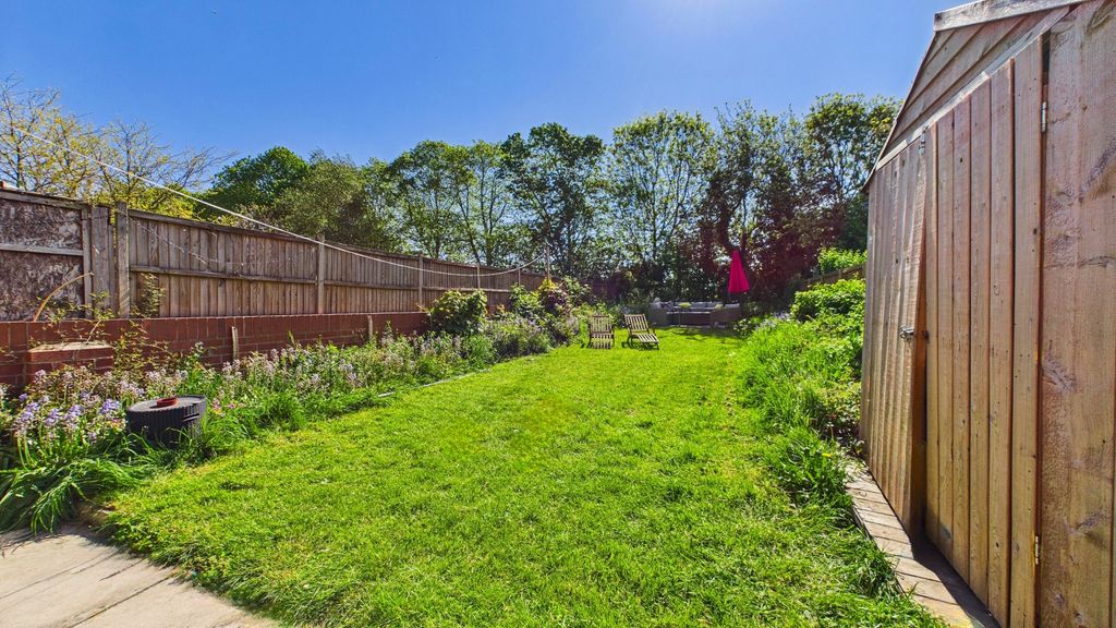 Property photo 2 of 17 474Ac1566Ab049d68Fc71E8d4A7ee1Ea_100_Cam02351G0-Pr