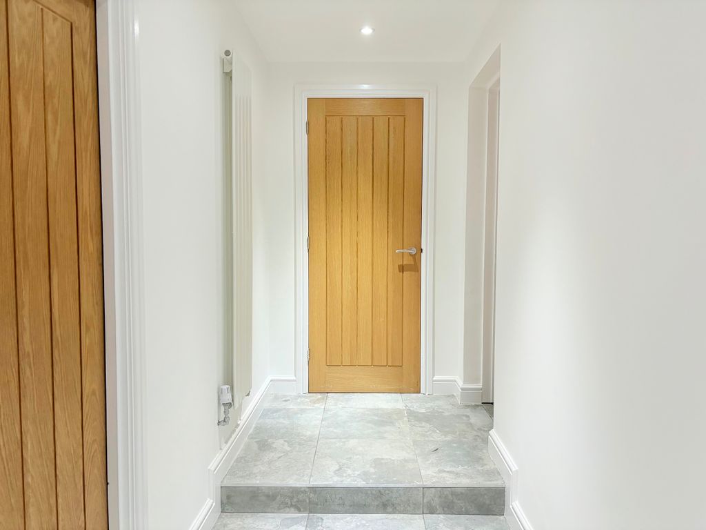 Property photo 2 of 33