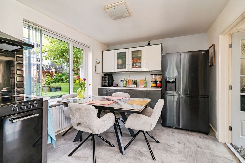 Property photo 3 of 23 Pbox-Img.Jpg