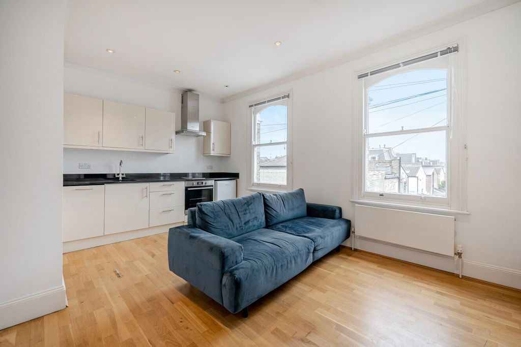 Property photo 2 of 18 1416771-15-6995B7...