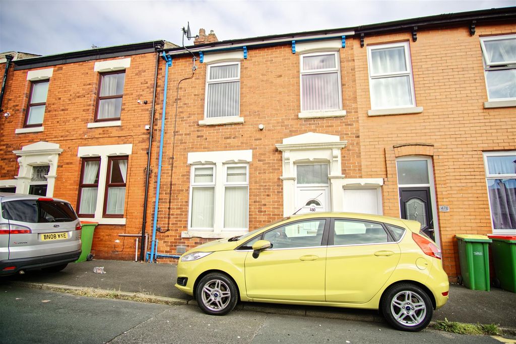 Property photo 1 of 14 Exterior