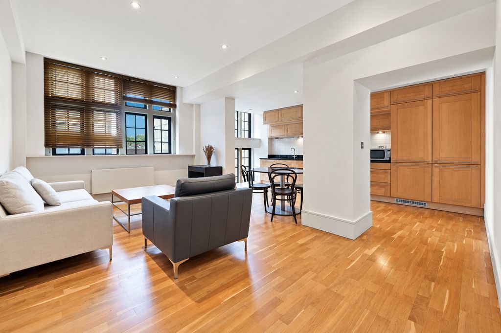 Property photo 1 of 11 Flat 8 Armitage Apartments 228 Great Portland Street London W1W 5Qp - 013.Jpg