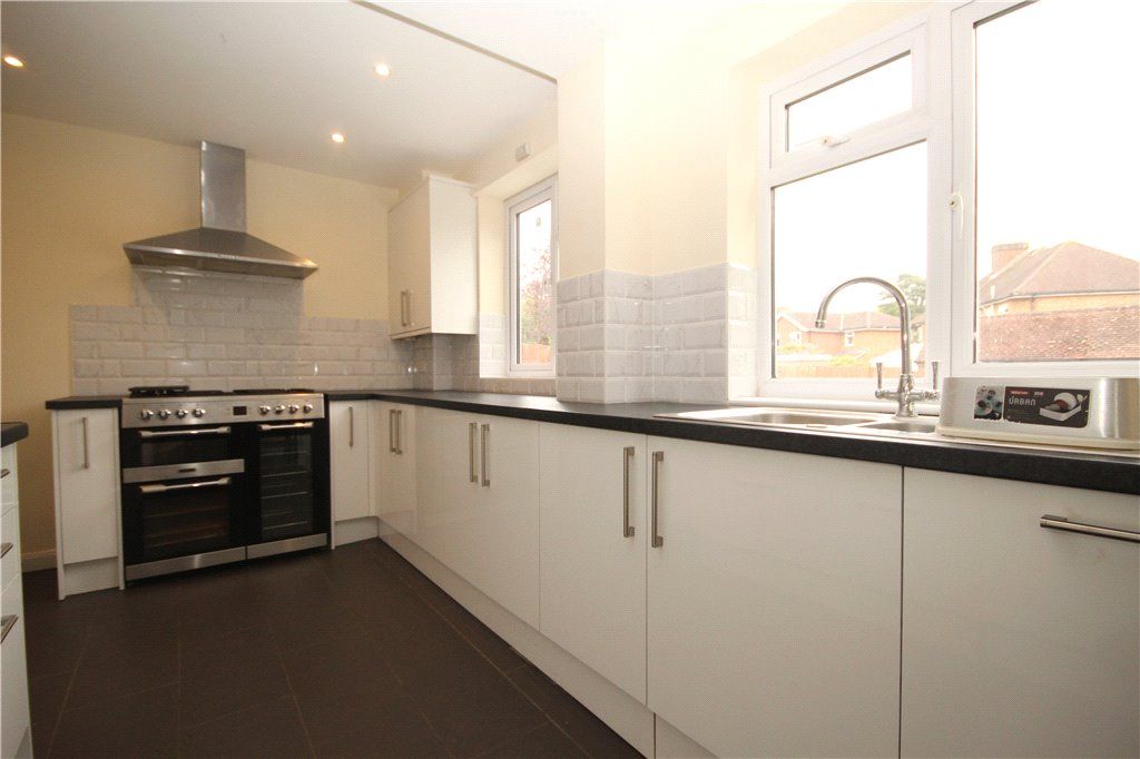 Property photo 2 of 10 Kitchen