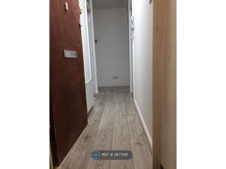 Property photo 2 of 9 Entrance