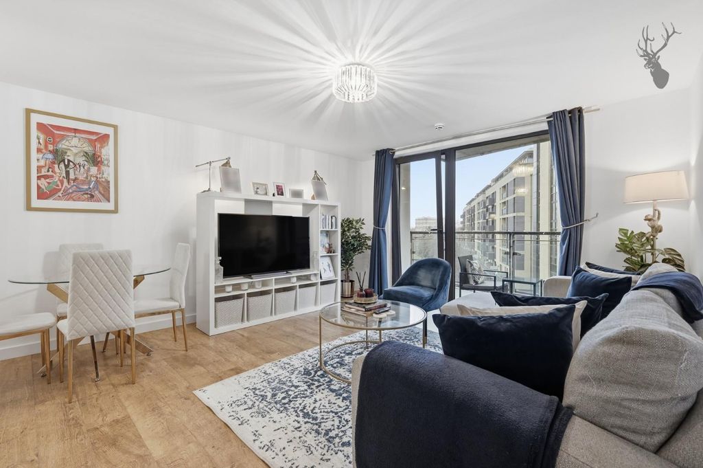 Property photo 2 of 25