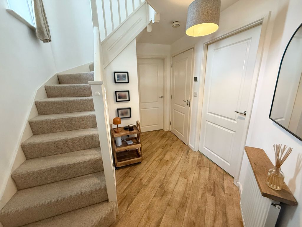Property photo 2 of 22 34