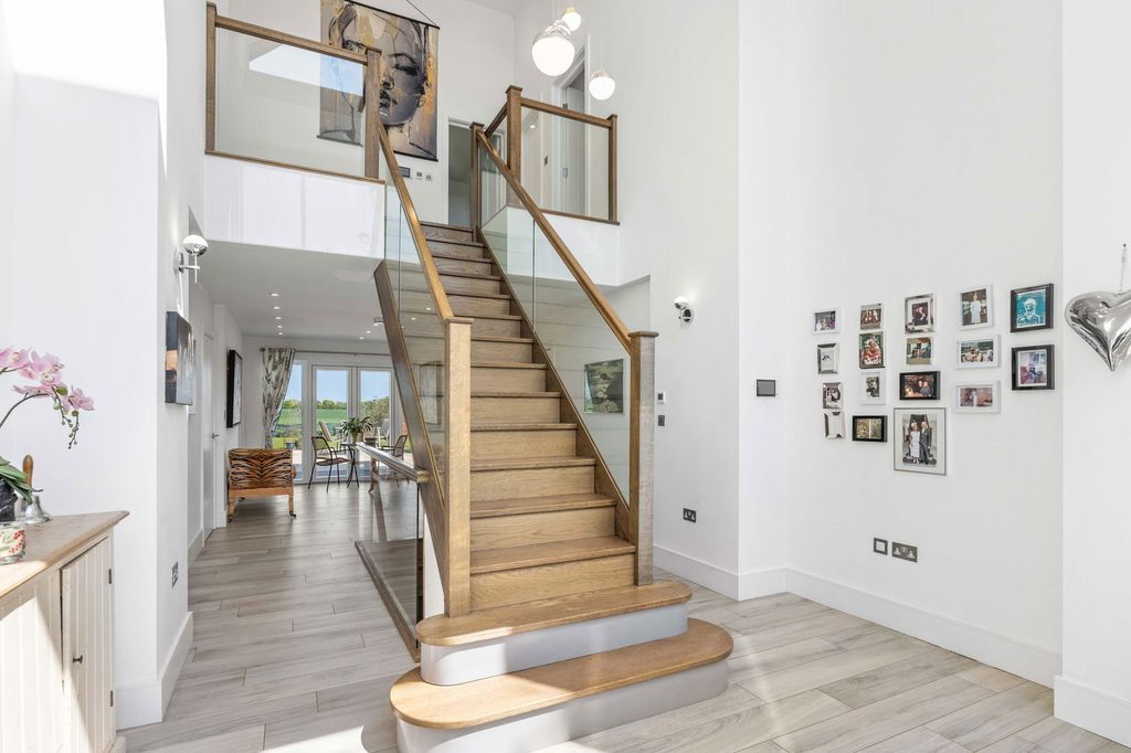 Property photo 2 of 56