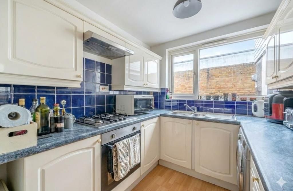 Property photo 1 of 5 Kitchen