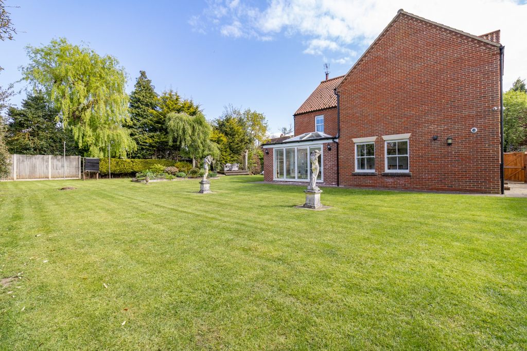 Property photo 3 of 46 804369