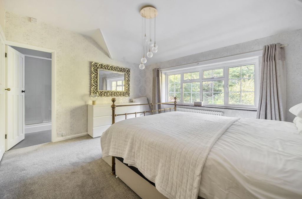 Additional image 16 of 5 bed detached house for saleWokingham Road, Crowthorne, Berkshire RG45